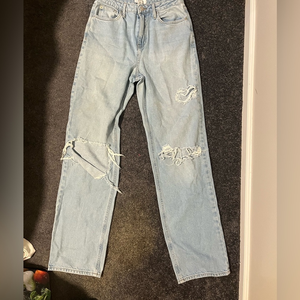 Forever 21 light wash distressed jeans size 25